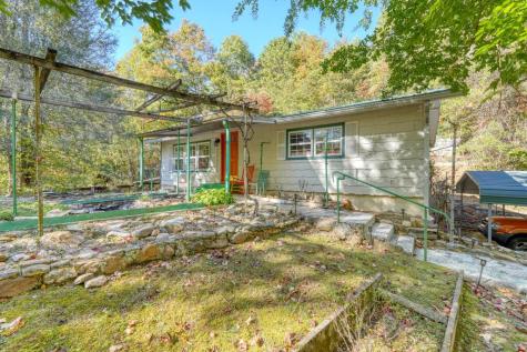 197 Pounding Mill Connector Hayesville NC 28904
