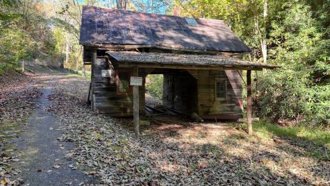 197 Pounding Mill Connector Hayesville NC 28904