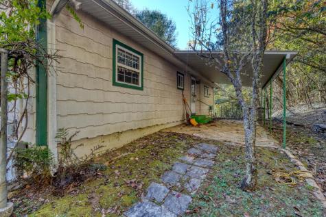 197 Pounding Mill Connector Hayesville NC 28904