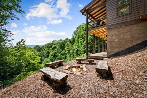 128 Amy Creek Circle Ellijay GA 30540
