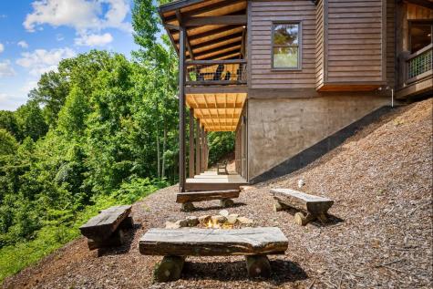 128 Amy Creek Circle Ellijay GA 30540