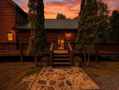 728 Deer Lane Hiawassee GA 30546