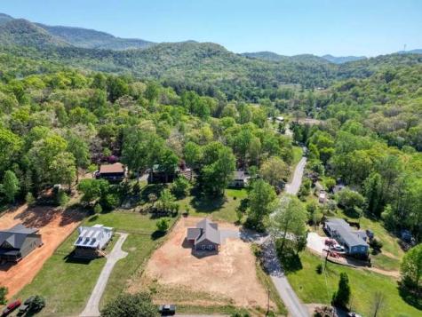 774 Bugscuffle Road Hiawassee GA 30548