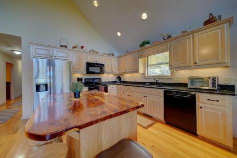 1281 Tipton Heights Hiawassee GA 30546
