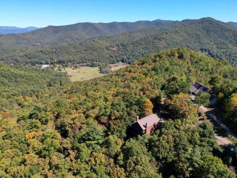 1281 Tipton Heights Hiawassee GA 30546