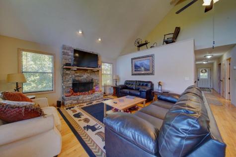 1281 Tipton Heights Hiawassee GA 30546