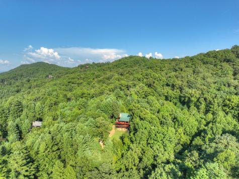 16 Mid Mountain Road Mineral Bluff GA 30559