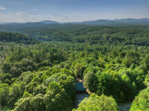 16 Mid Mountain Road Mineral Bluff GA 30559