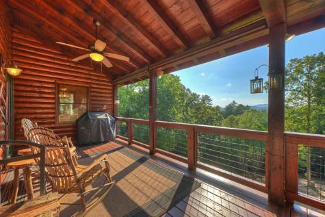 16 Mid Mountain Road Mineral Bluff GA 30559
