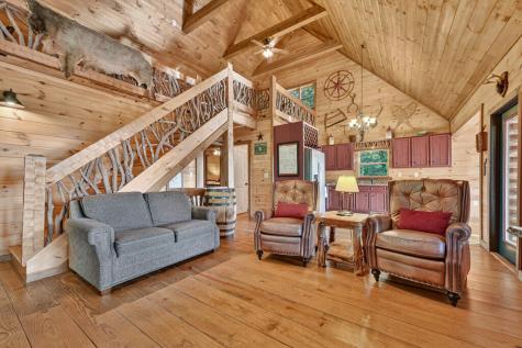 16 Mid Mountain Road Mineral Bluff GA 30559