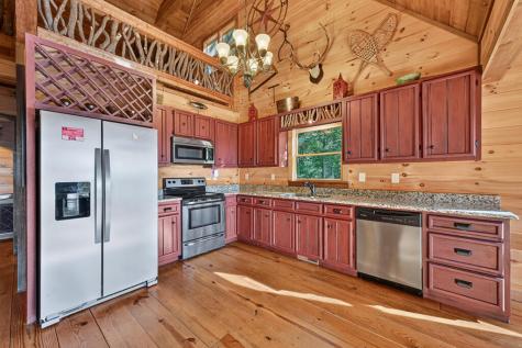 16 Mid Mountain Road Mineral Bluff GA 30559