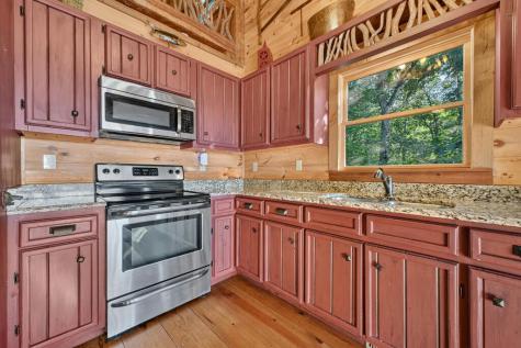 16 Mid Mountain Road Mineral Bluff GA 30559