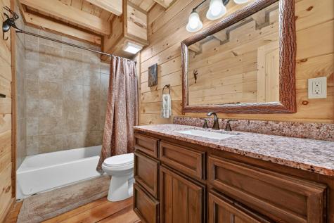 16 Mid Mountain Road Mineral Bluff GA 30559