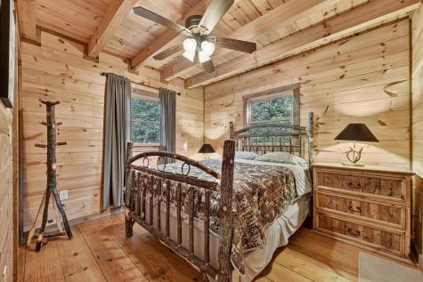 16 Mid Mountain Road Mineral Bluff GA 30559