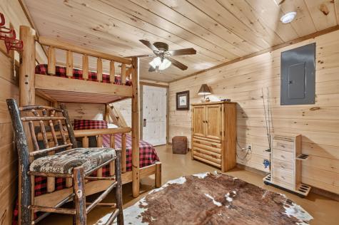 16 Mid Mountain Road Mineral Bluff GA 30559