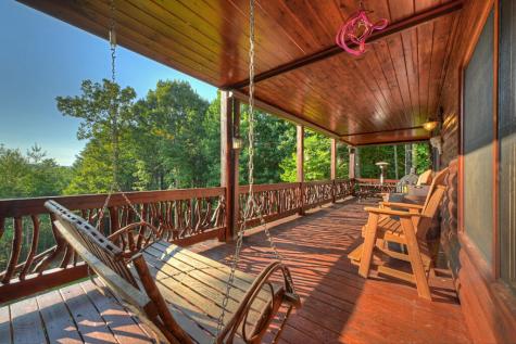 16 Mid Mountain Road Mineral Bluff GA 30559
