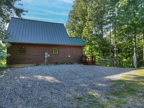 16 Mid Mountain Road Mineral Bluff GA 30559