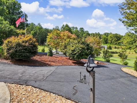 6276 Townsend Mill Road Young Harris GA 30582