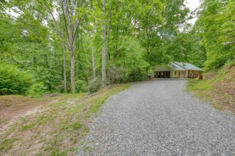 1568 Carlvin Road Hiawassee GA 30546