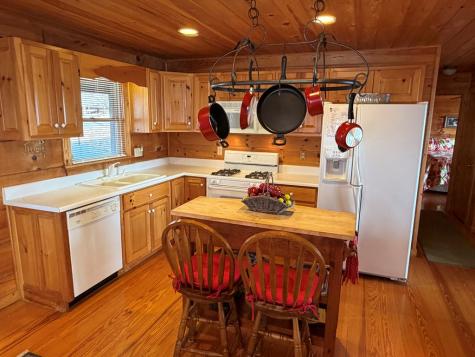 1186 Walnut Ridge Ellijay GA 30536