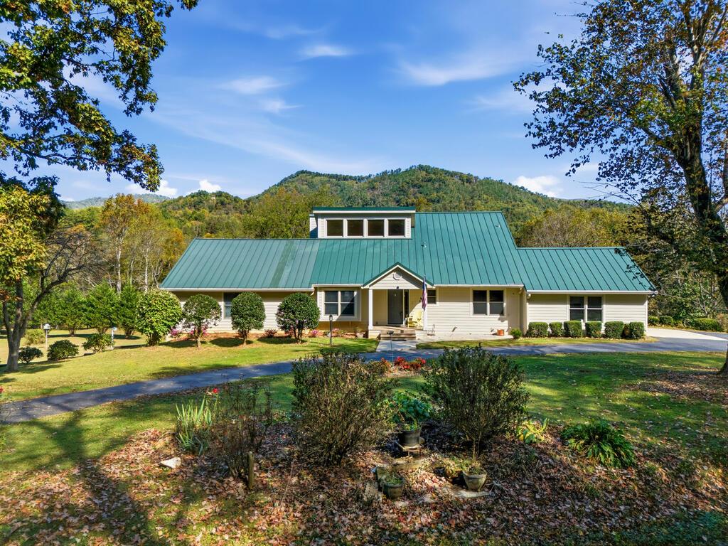 2563 Old Highway 64 Hayesville NC 28904