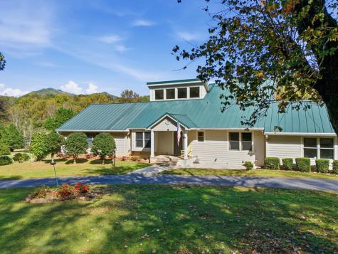 2563 Old Highway 64 Hayesville NC 28904