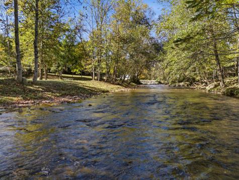 2563 Old Highway 64 Hayesville NC 28904