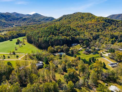 2563 Old Highway 64 Hayesville NC 28904