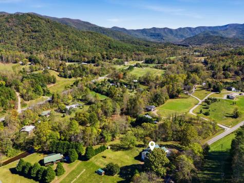 2563 Old Highway 64 Hayesville NC 28904
