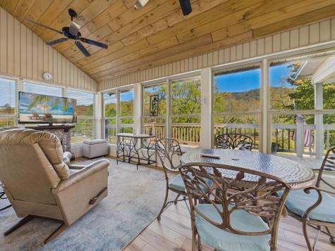 2563 Old Highway 64 Hayesville NC 28904