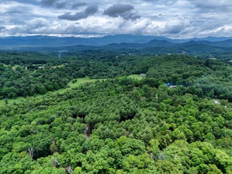 124 Lakeside Estates Drive Hayesville NC 28904