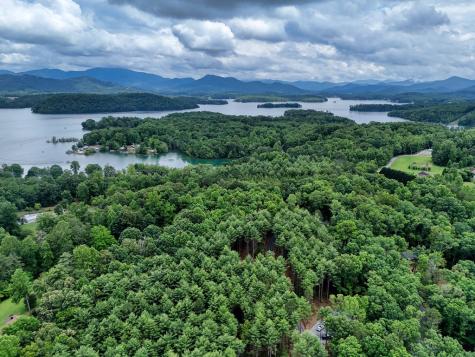 124 Lakeside Estates Drive Hayesville NC 28904