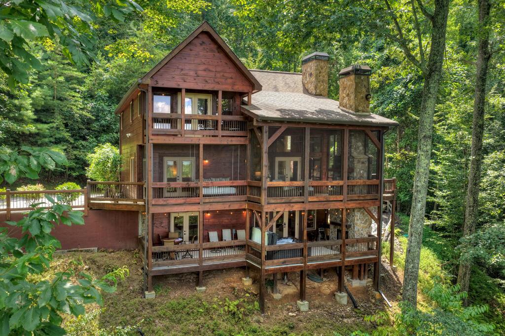 418 Lakeview Drive Blue Ridge GA 30513