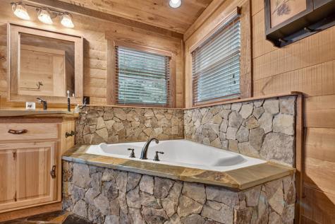 418 Lakeview Drive Blue Ridge GA 30513