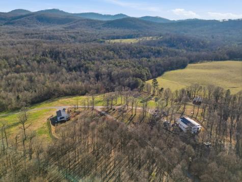 2086 Burnt Mountain Road Ellijay GA 30536