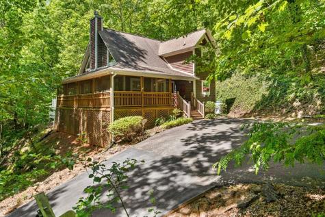 2102 Pooh Corner Hiawassee GA 30546