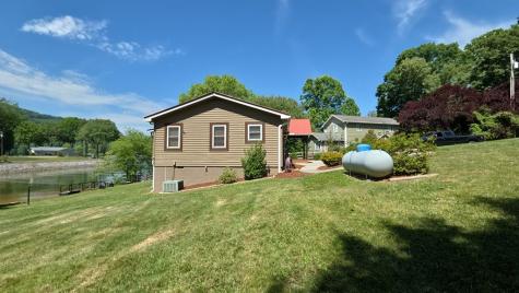 1693 Chatuge Shores Hiawassee GA 30546