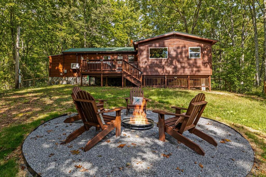 415 Morton Drive Ellijay GA 30540