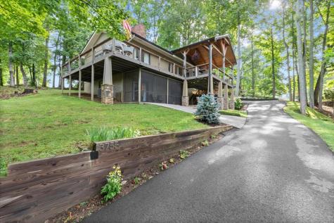 3755 Woods Creek Drive Young Harris GA 30582