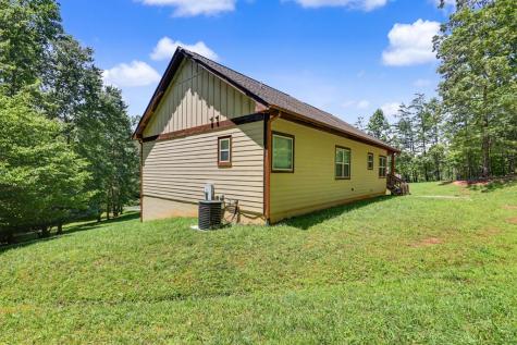 2057 Gallatin Road Young Harris GA 30582