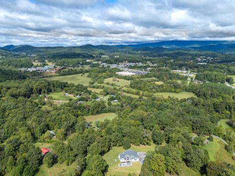 300 Sherwood Forest Drive Hayesville NC 28904