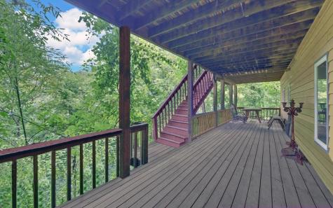 475 Rivercane Road Brasstown NC 28902