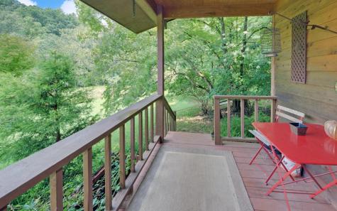 475 Rivercane Road Brasstown NC 28902