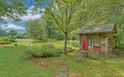 475 Rivercane Road Brasstown NC 28902