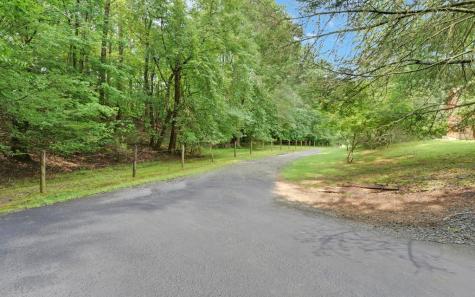 475 Rivercane Road Brasstown NC 28902
