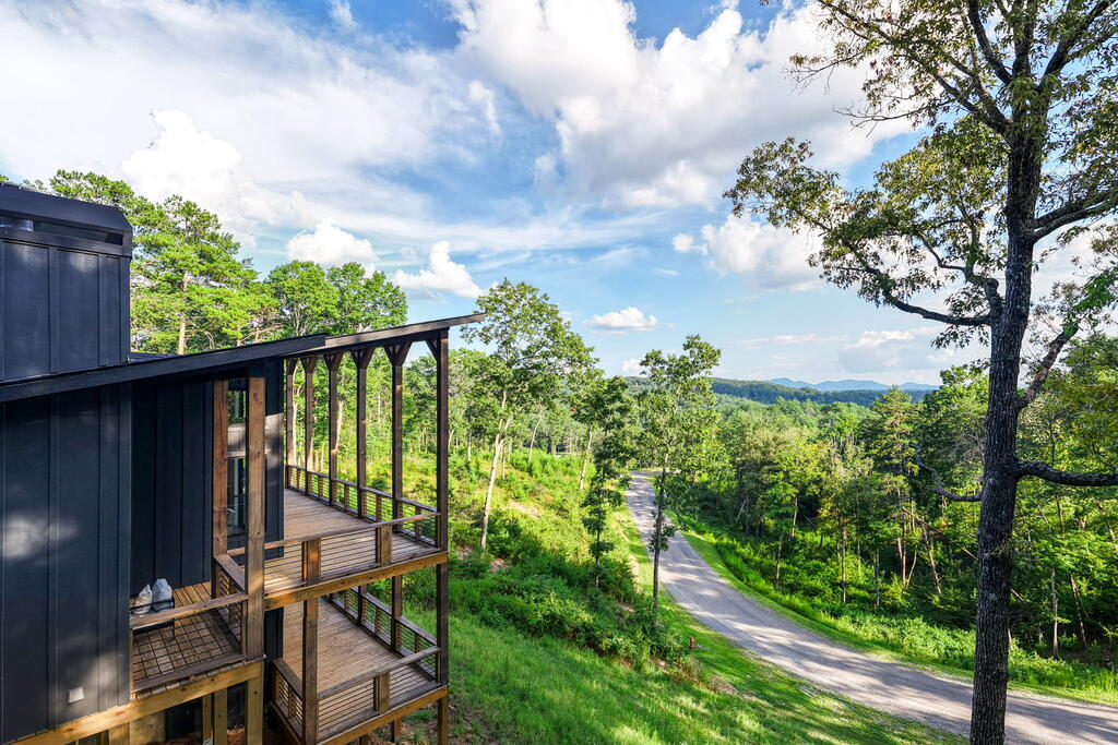 386 Mountain Laurel Ridge Mineral Bluff GA 30559