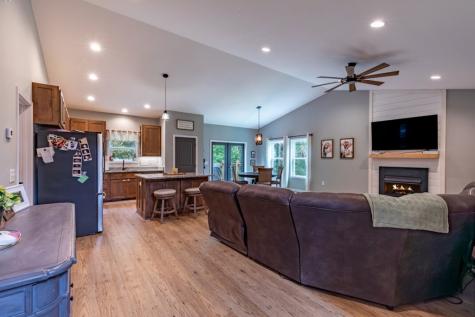7450 Hooper Cove Road Young Harris GA 30582