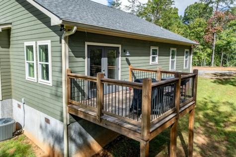 7450 Hooper Cove Road Young Harris GA 30582