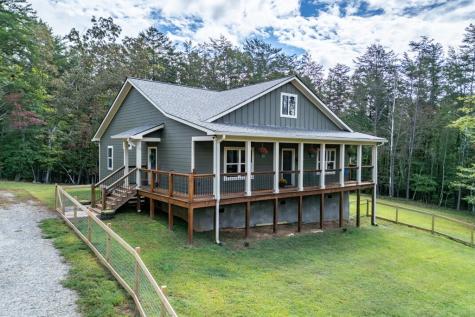 7450 Hooper Cove Road Young Harris GA 30582