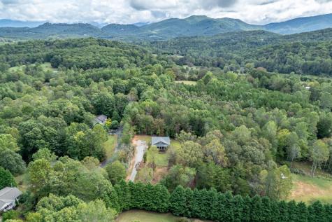 7450 Hooper Cove Road Young Harris GA 30582